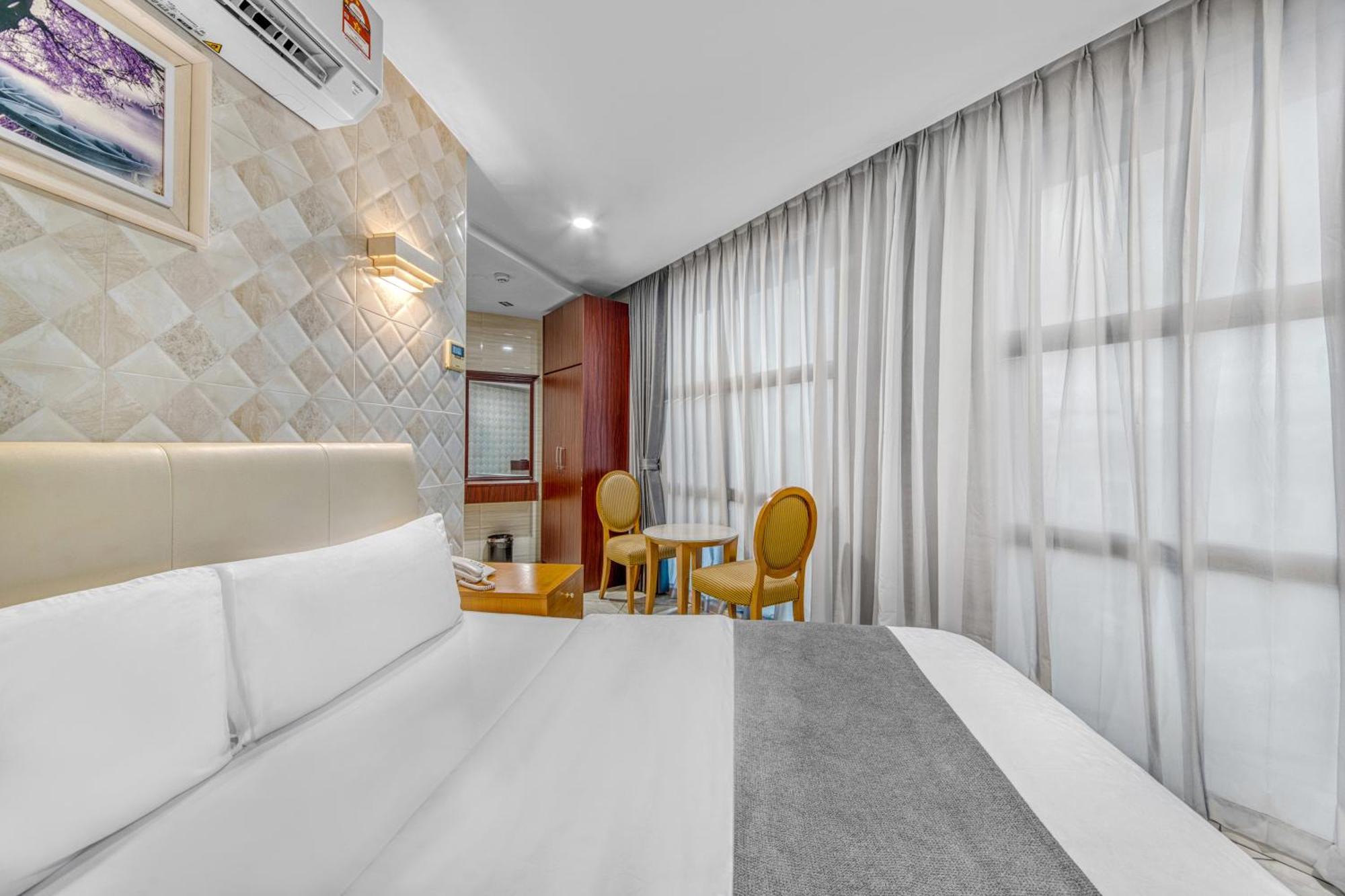 Standard Queen Room